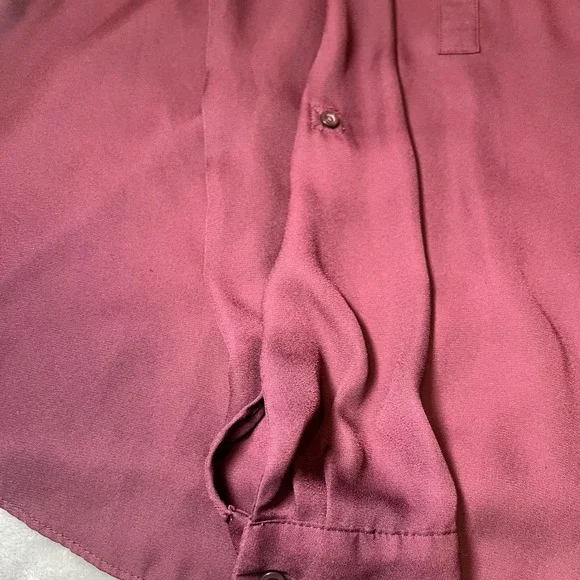 Simply Vera Vera Wang Womens Size Small Burgundy Blouse Pleated V-Neck Roll Tab - Picture 11 of 11